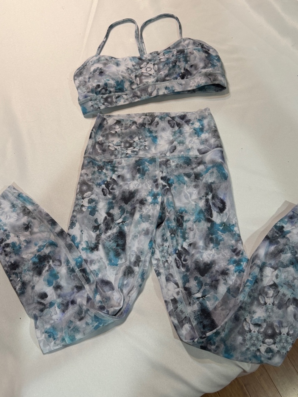 lululemon athletica Blue Gray Floral Tie-Dye Sports Bra & Leggings Set